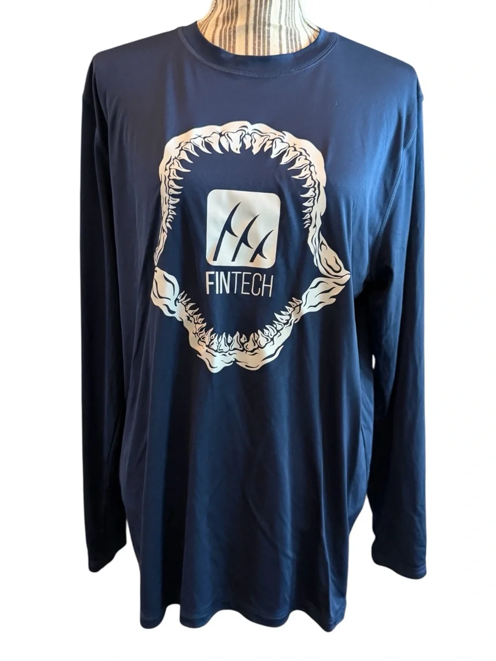 FinTech Men’s Long-Sleeve Navy Swim Rash Guard medium